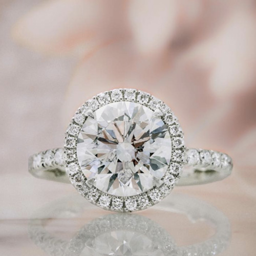 Solitaire Engagement Rings Explained: Style, Cost & Tips 