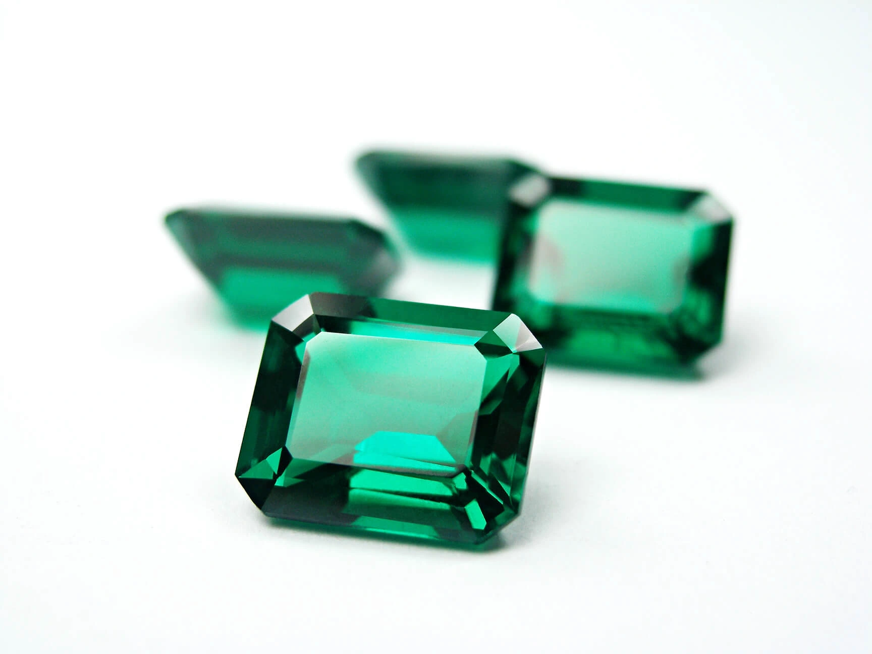 Emerald diamonds