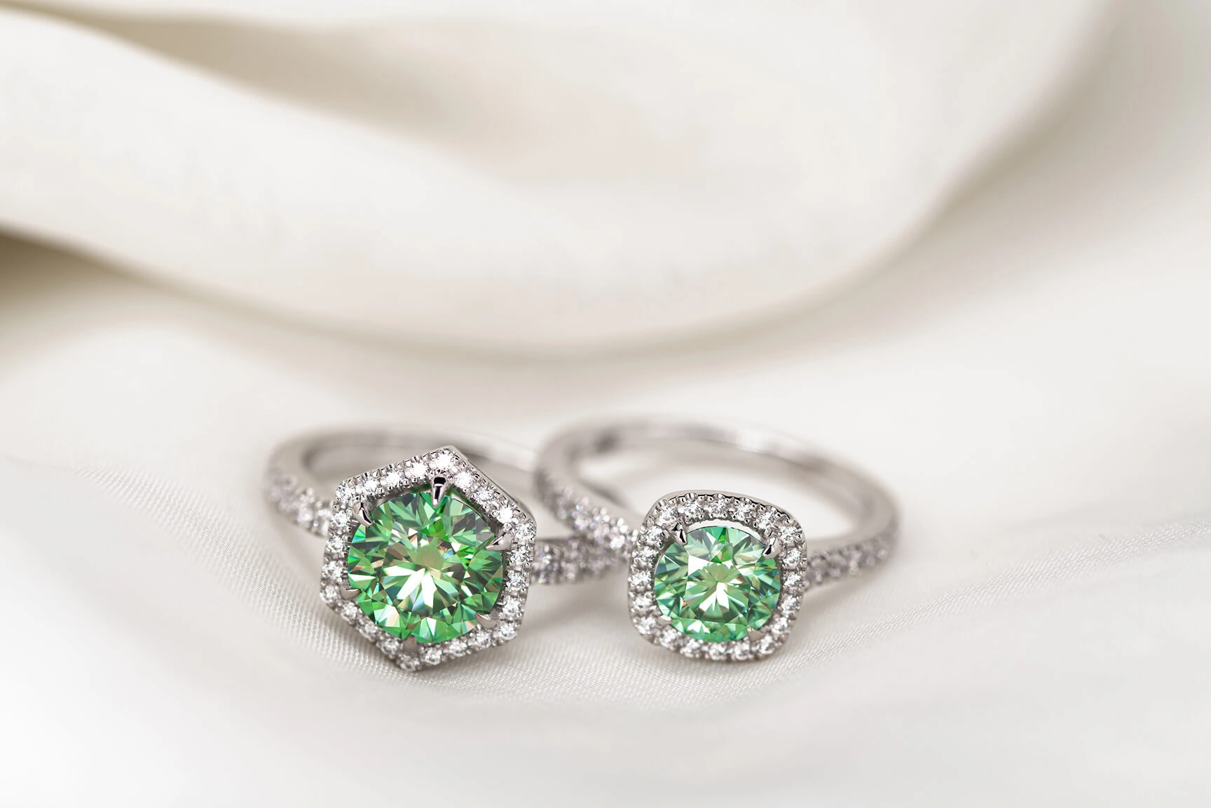Emerald diamond ring